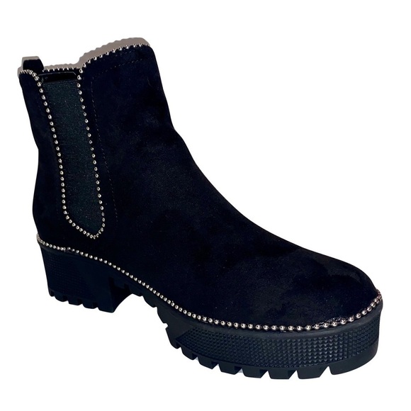 CAPE ROBBIN Tilda Black Studded Faux Suede Chelsea Booties Lug Soles Size 11 - Picture 1 of 15